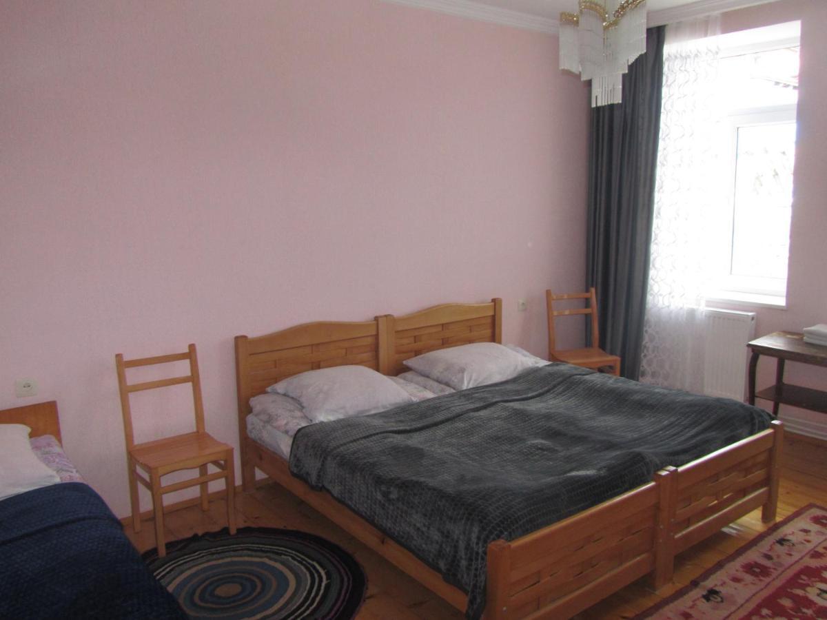 Guest House Lela Rezo Stepantsminda Exterior foto