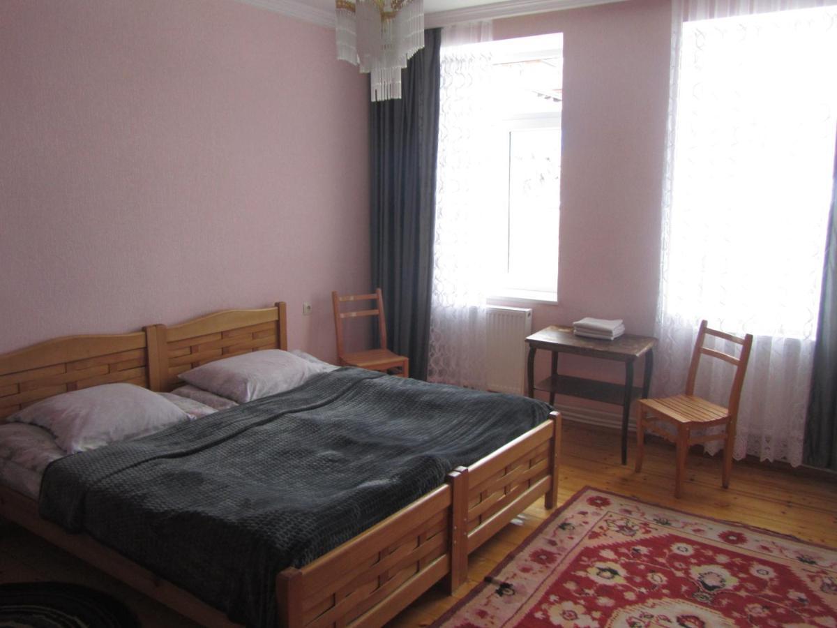 Guest House Lela Rezo Stepantsminda Exterior foto